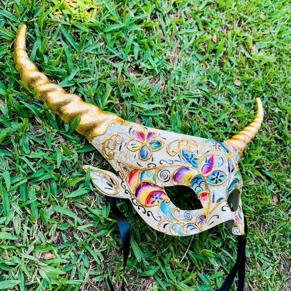 Venetian Gold Fairy Devil Horn Sexy Masquerade Mythical Women Party Eye Mask - Picture 3 of 5